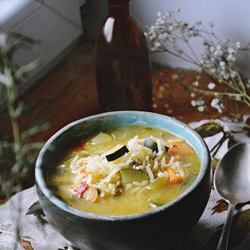 Warzywna zupa z ryżem przepis