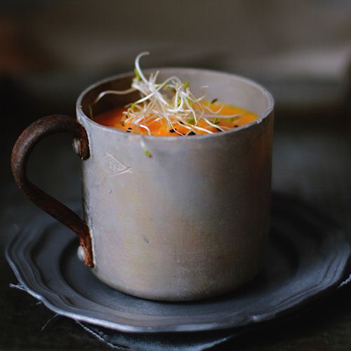 Przepis na zupę marchewkową z soczewicą i kiełkami