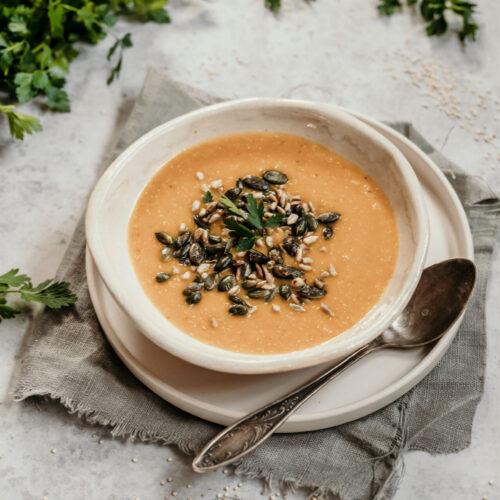 Przepis na zupę krem z marchewki i komosy